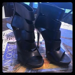 Black ALDO Strappy Leather Sandals 8.5